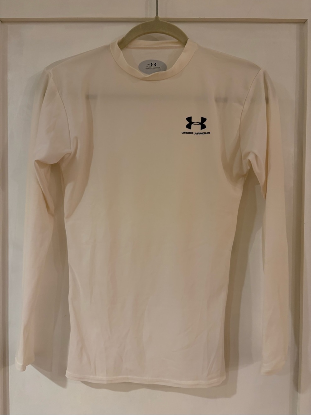 Medium Under Armour Long Sleeve Base layer